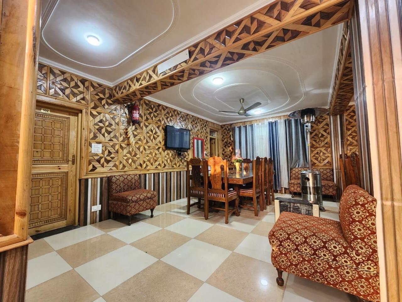 Srinagar Group Of Hotels Exterior photo